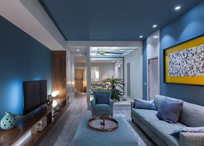 Host Wise - Charming Luxurious Flat With Garage