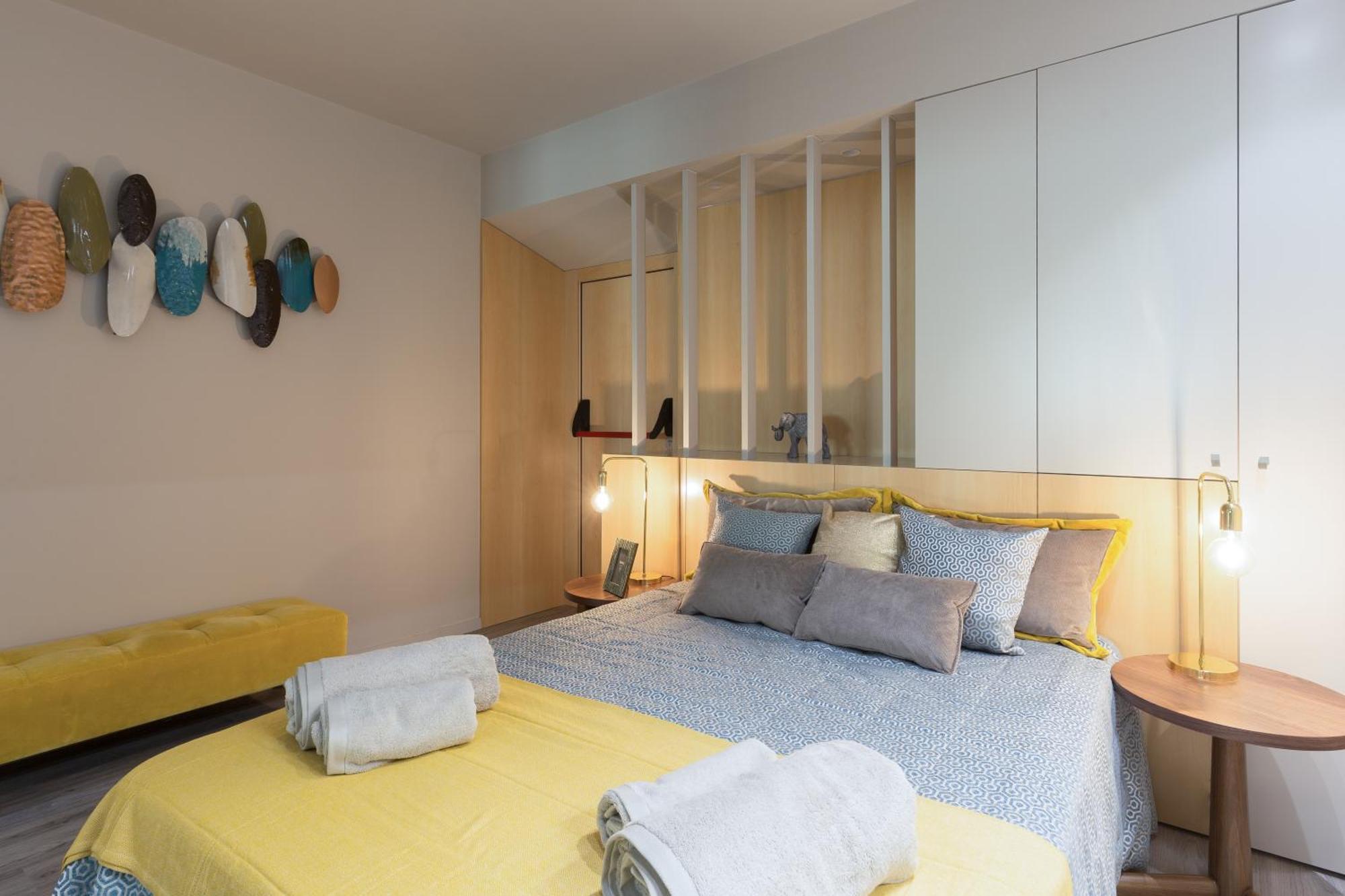 Host Wise - Charming Luxurious Flat With Garage Apartment *