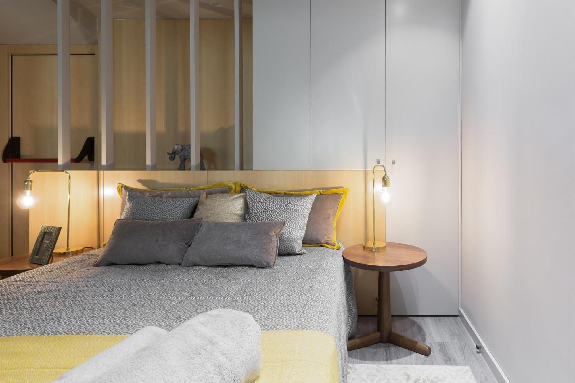 Host Wise - Charming Luxurious Flat With Garage Apartment *